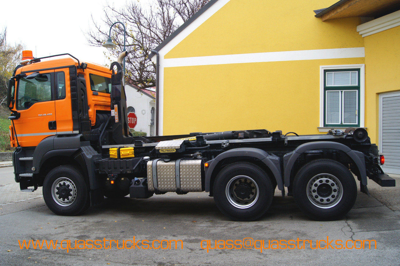 MAN TGS 28.400 BL 6x4-4/TÜV/PALIFT/Winterdienst/Salzstreuer/Streuer/Schneepflug - شاحنة ذات خطاف: صورة 4 MAN TGS 28.400 BL 6x4-4/TÜV/PALIFT/Winterdienst/Salzstreuer/Streuer/Schneepflug - شاحنة ذات خطاف: صورة 4