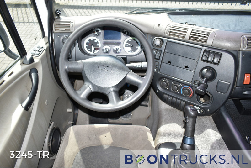 Interior photo 1: DAF CF85.410 6x2 | EURO5 * MANUAL * FORKLIFT CONN * LIFT AXLE * 778 cm * NL TRUCK * APK 11-2024 DAF CF85.410 6x2 | EURO5 * MANUAL * FORKLIFT CONN * LIFT AXLE * 778 cm * NL TRUCK * APK 11-2024