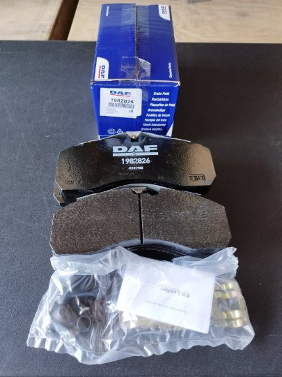 DAF BRAKE PADS 1982826 - دواسات الفرامل - شاحنة: صورة 1 DAF BRAKE PADS 1982826 - دواسات الفرامل - شاحنة: صورة 1