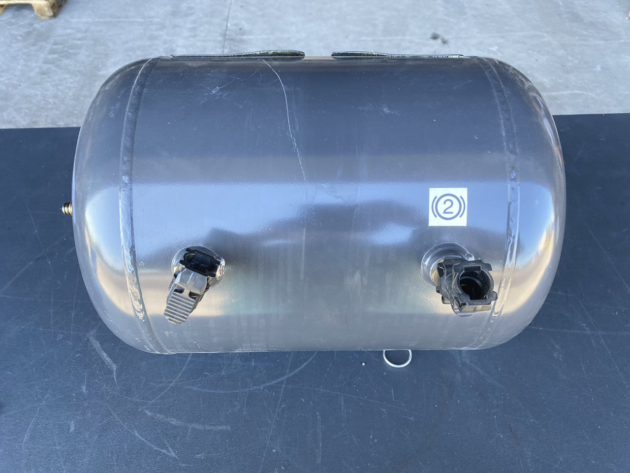 SCANIA COMPRESSED AIR TANK 1778889 - أجزاء الفرامل - شاحنة: صورة 1 SCANIA COMPRESSED AIR TANK 1778889 - أجزاء الفرامل - شاحنة: صورة 1