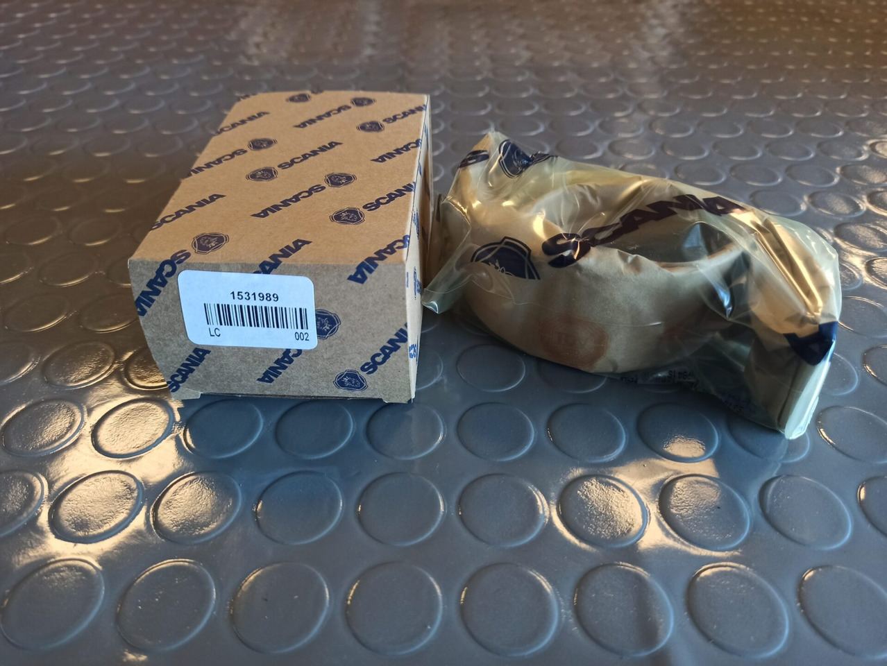 SCANIA CONNECTING ROD BEARING - 1531989 - قضيب التوصيل - شاحنة: صورة 1 SCANIA CONNECTING ROD BEARING - 1531989 - قضيب التوصيل - شاحنة: صورة 1