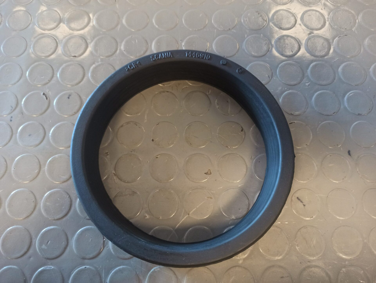 SCANIA SEALING RING - 1446910 - المحرك و قطع الغيار - شاحنة: صورة 1 SCANIA SEALING RING - 1446910 - المحرك و قطع الغيار - شاحنة: صورة 1