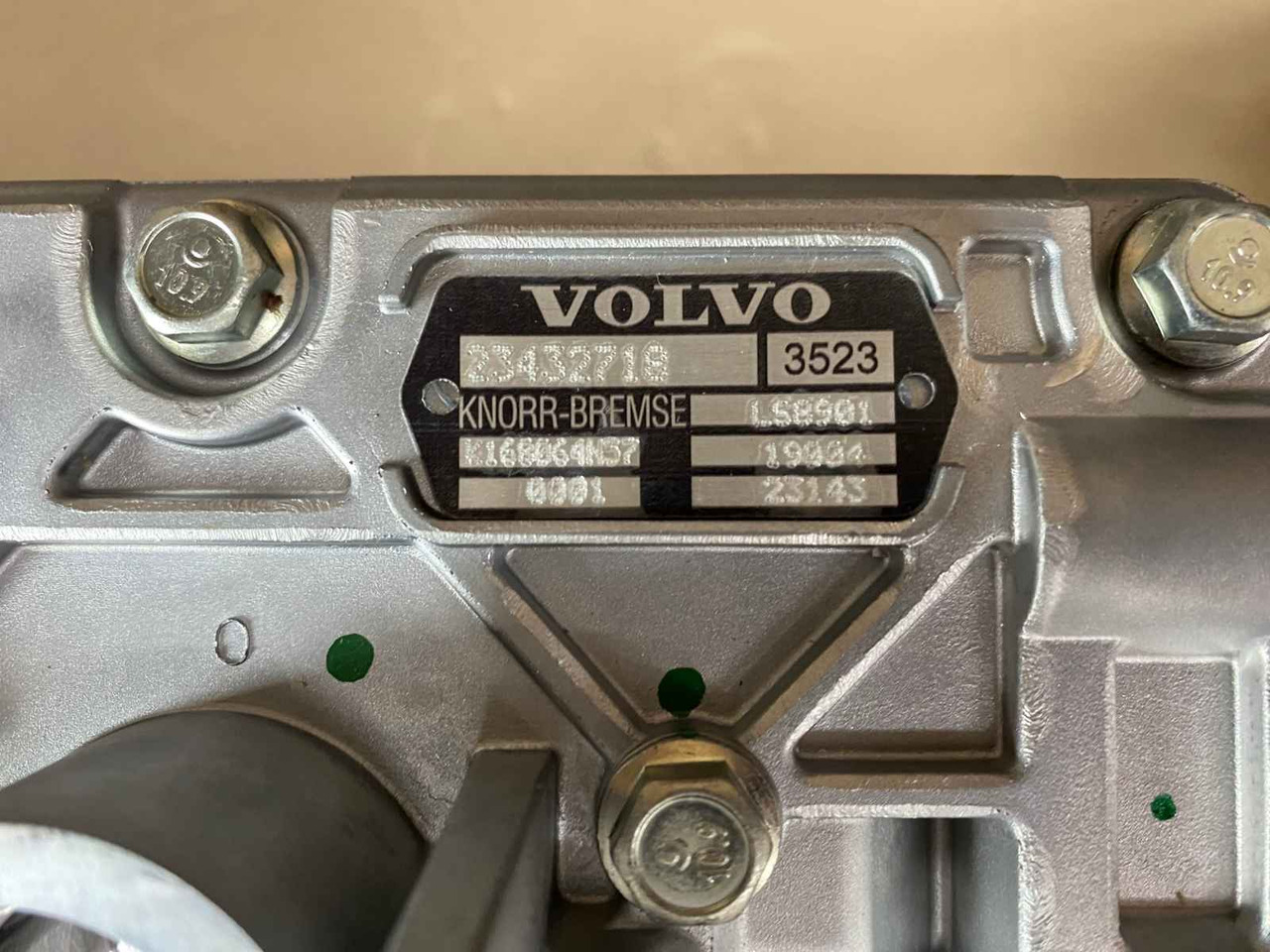VOLVO AIR COMPRESSOR VSP-23432718, 85022886, 22147350 - أجزاء الفرامل - شاحنة: صورة 2 VOLVO AIR COMPRESSOR VSP-23432718, 85022886, 22147350 - أجزاء الفرامل - شاحنة: صورة 2