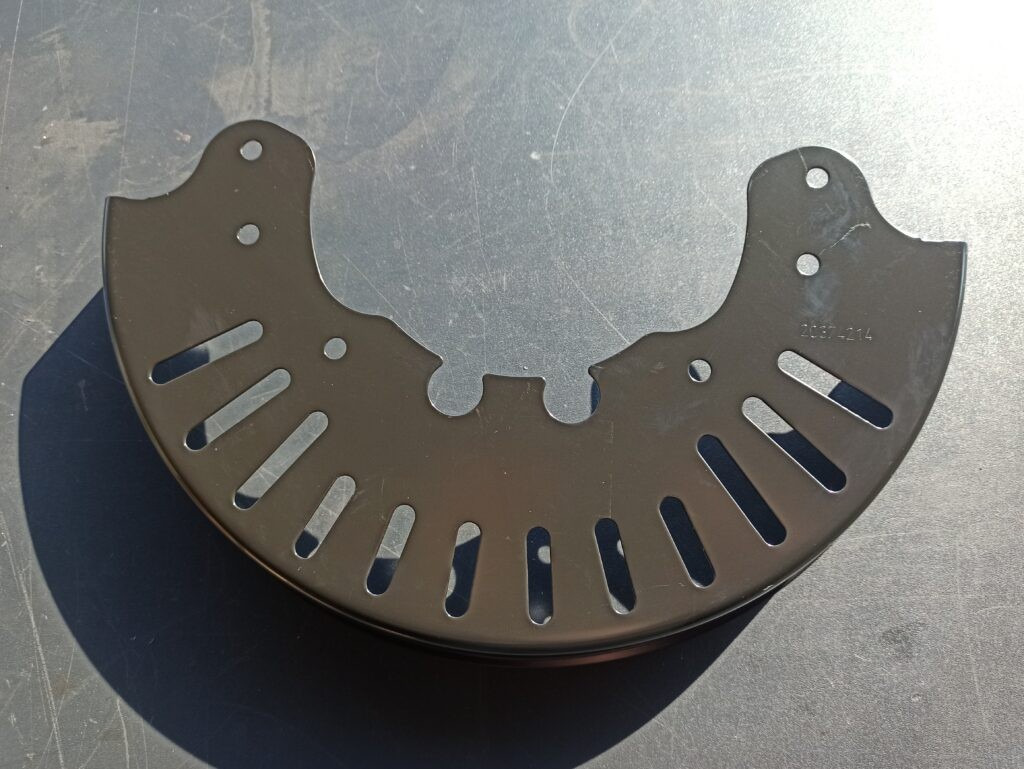 VOLVO BRAKE DUST COVER 20374214 - أجزاء الفرامل - شاحنة: صورة 3 VOLVO BRAKE DUST COVER 20374214 - أجزاء الفرامل - شاحنة: صورة 3