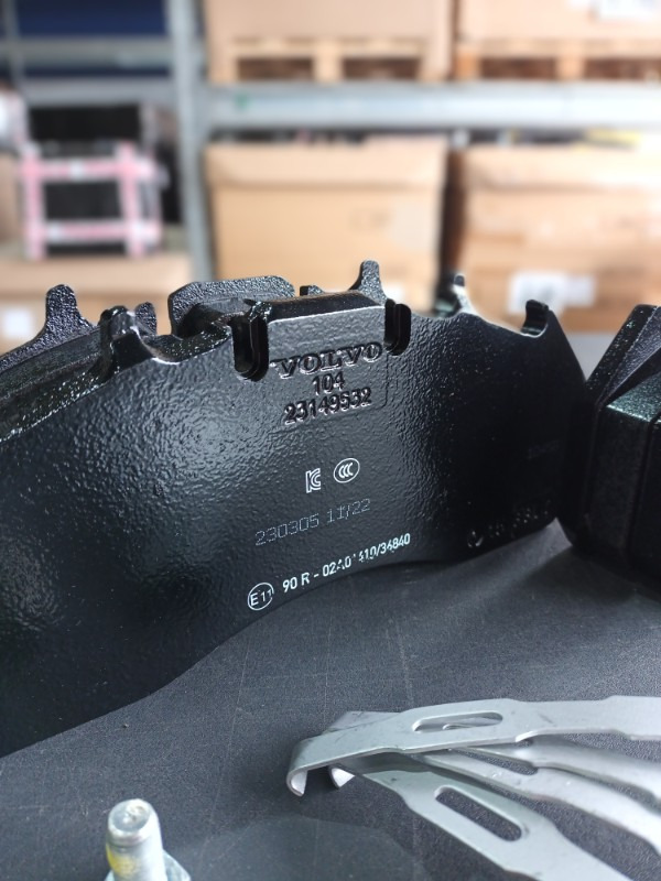 VOLVO BRAKE PAD KIT 23149532 - دواسات الفرامل - شاحنة: صورة 4 VOLVO BRAKE PAD KIT 23149532 - دواسات الفرامل - شاحنة: صورة 4