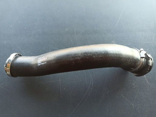 VOLVO RADIATOR HOSE - 22560373 - مبرد المحرك - شاحنة: صورة 1 VOLVO RADIATOR HOSE - 22560373 - مبرد المحرك - شاحنة: صورة 1