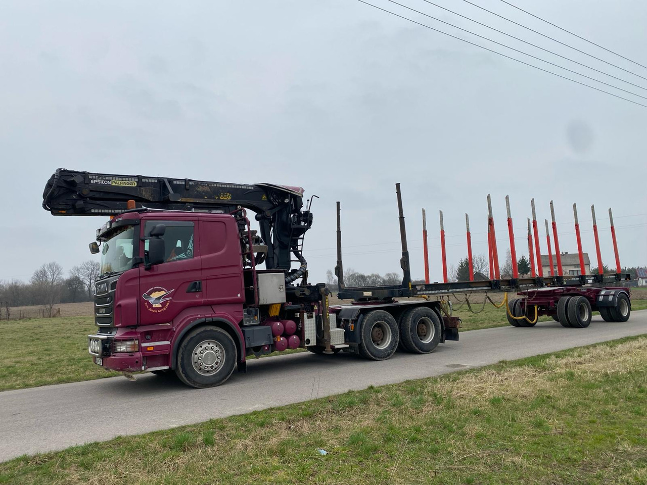 SCANIA R500 - شاحنة قطع الأشجار: صورة 2 SCANIA R500 - شاحنة قطع الأشجار: صورة 2