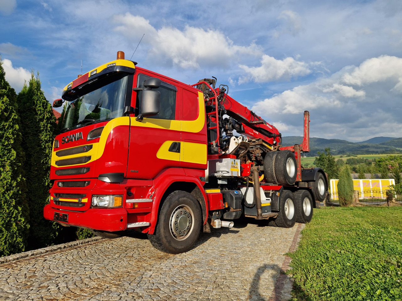 SCANIA R580 V8 - شاحنة قطع الأشجار: صورة 1 SCANIA R580 V8 - شاحنة قطع الأشجار: صورة 1