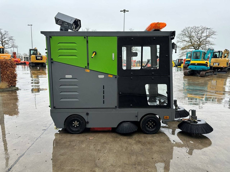 Å koda DY2400 - سياره كنس شوارع: صورة 4 Å koda DY2400 - سياره كنس شوارع: صورة 4