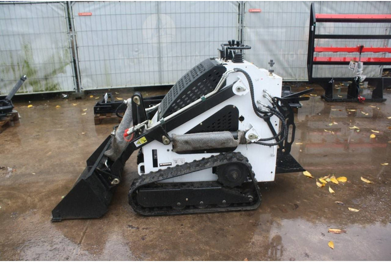 AC LRT360 - اللودر المجنزر: صورة 1 AC LRT360 - اللودر المجنزر: صورة 1