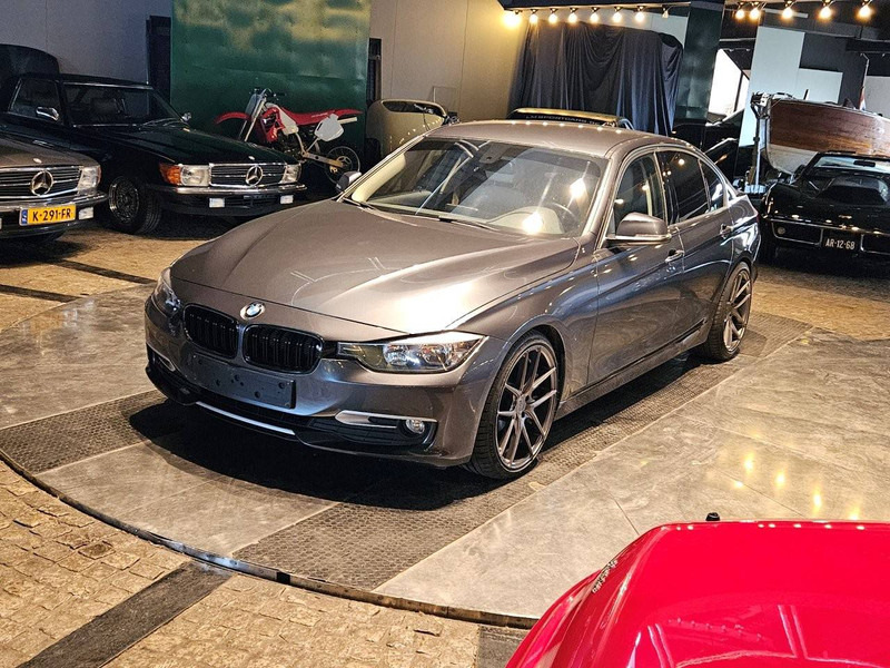 BMW 3-Reeks (F30) _ 320d - سيدان: صورة 1 BMW 3-Reeks (F30) _ 320d - سيدان: صورة 1