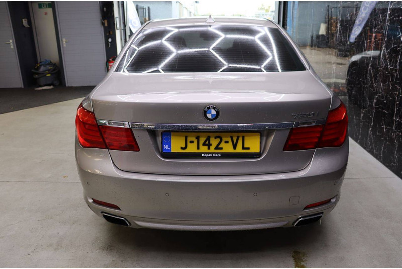 BMW 7 Serie 750i XDRIVE - سيدان: صورة 5 BMW 7 Serie 750i XDRIVE - سيدان: صورة 5