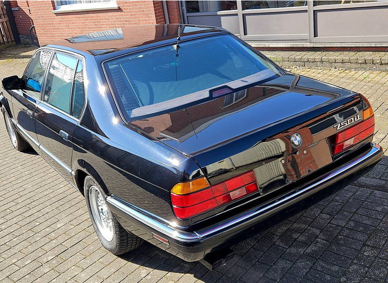 BMW 750IL - سيدان: صورة 2 BMW 750IL - سيدان: صورة 2