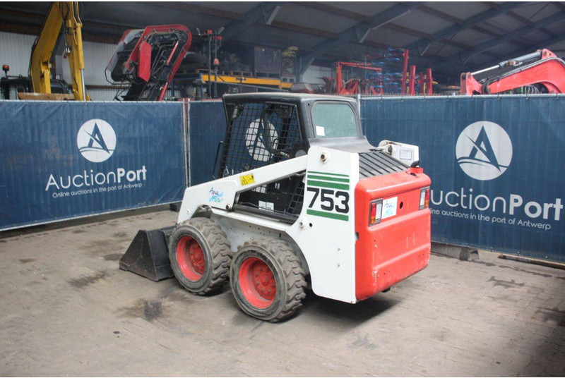 Bobcat 753 - اللودر بعجل: صورة 3 Bobcat 753 - اللودر بعجل: صورة 3
