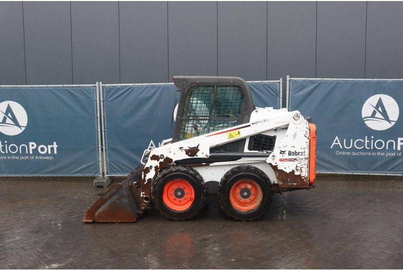 Bobcat S450 - اللودر بعجل: صورة 2 Bobcat S450 - اللودر بعجل: صورة 2