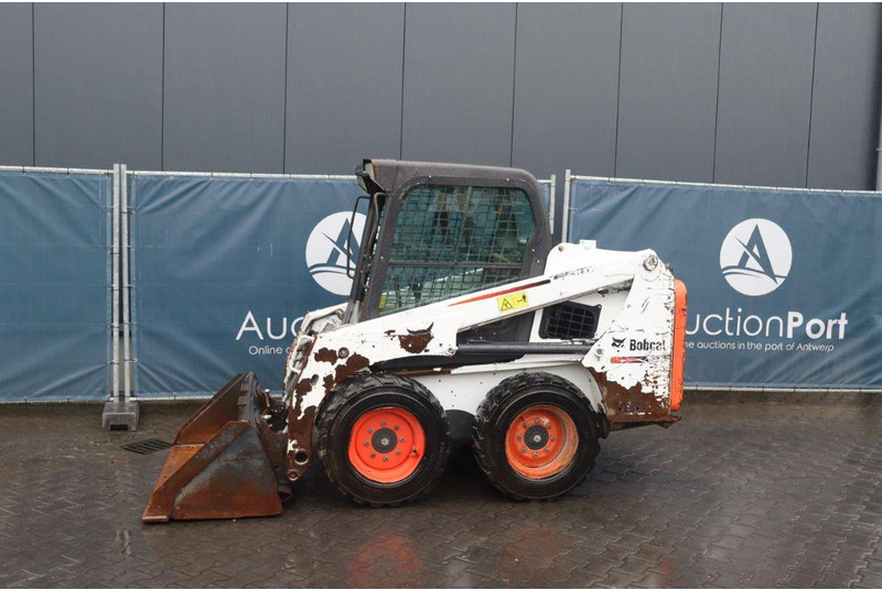 Bobcat S450 - اللودر بعجل: صورة 1 Bobcat S450 - اللودر بعجل: صورة 1