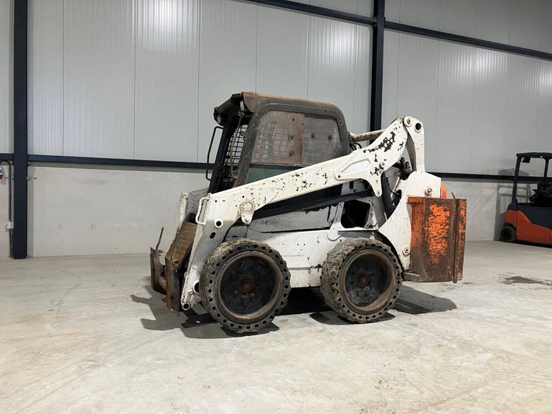 Bobcat S590 - اللودر بعجل: صورة 1 Bobcat S590 - اللودر بعجل: صورة 1