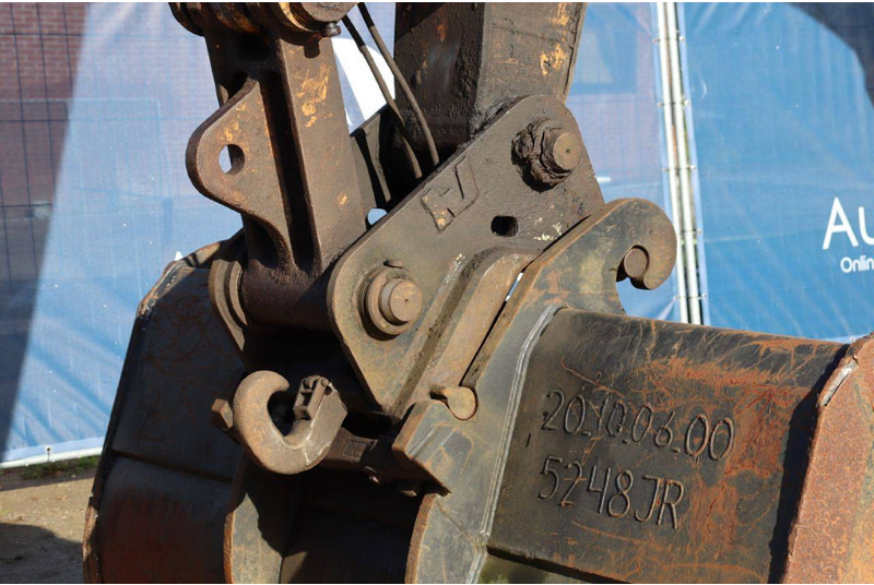 حفار زحاف Case CX210B: صورة 18