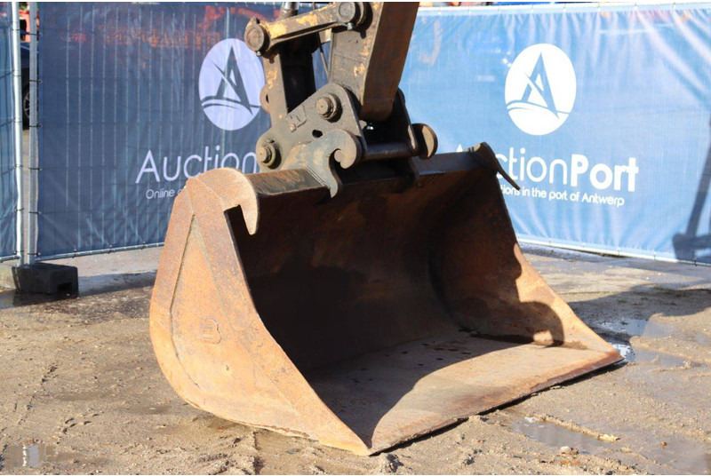 حفار زحاف Case CX210B: صورة 14