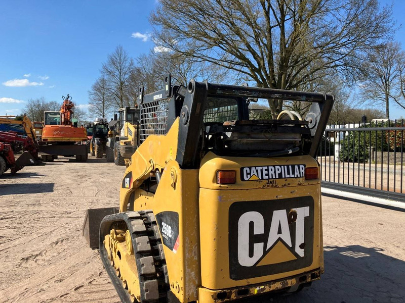 Caterpillar 259B - اللودر المجنزر: صورة 3 Caterpillar 259B - اللودر المجنزر: صورة 3
