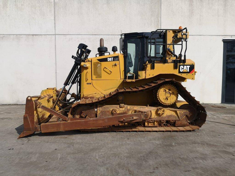 Caterpillar D6T LGP - جرافة: صورة 1 Caterpillar D6T LGP - جرافة: صورة 1
