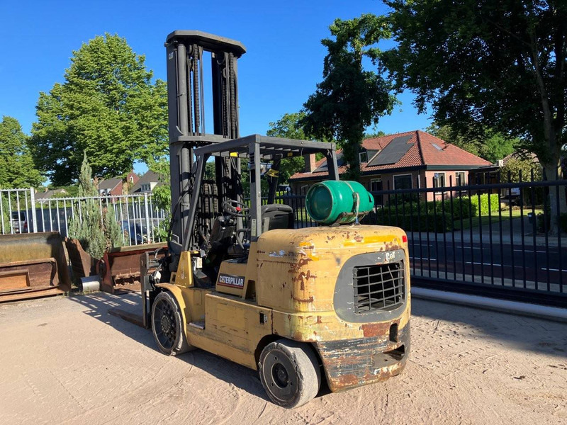 Caterpillar GC60K - رافعة شوكية تعمل بالغاز: صورة 3 Caterpillar GC60K - رافعة شوكية تعمل بالغاز: صورة 3