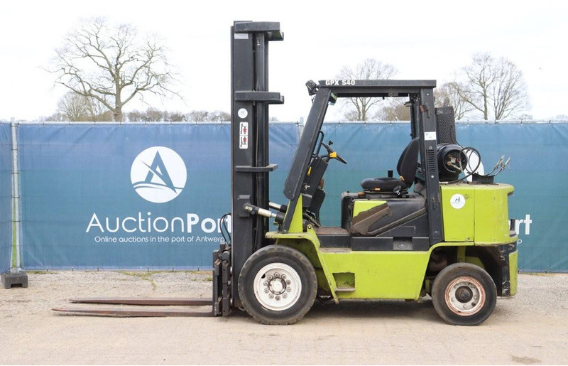 Clark GPX 40 LPG - رافعة شوكية تعمل بالغاز: صورة 2 Clark GPX 40 LPG - رافعة شوكية تعمل بالغاز: صورة 2