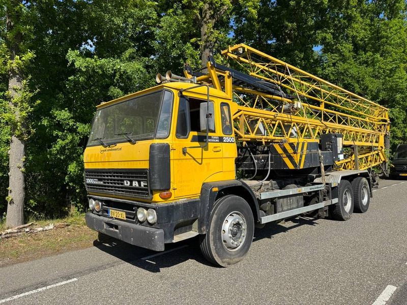 DAF 2500 - شاحنة كرين: صورة 1 DAF 2500 - شاحنة كرين: صورة 1