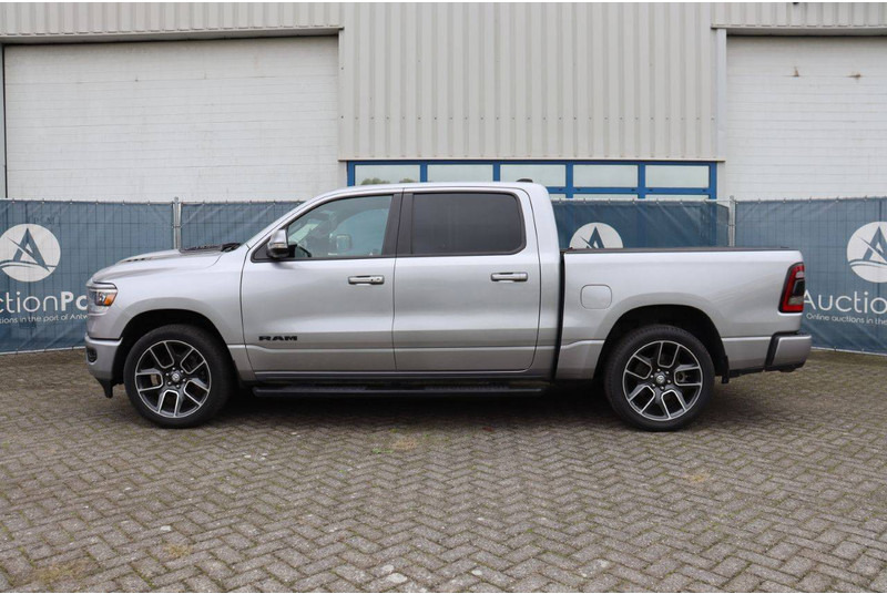 Dodge Ram 1500 1500 Sport 4x4 - سيارة: صورة 2 Dodge Ram 1500 1500 Sport 4x4 - سيارة: صورة 2