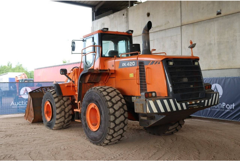 Doosan DL420 - اللودر بعجل: صورة 5 Doosan DL420 - اللودر بعجل: صورة 5