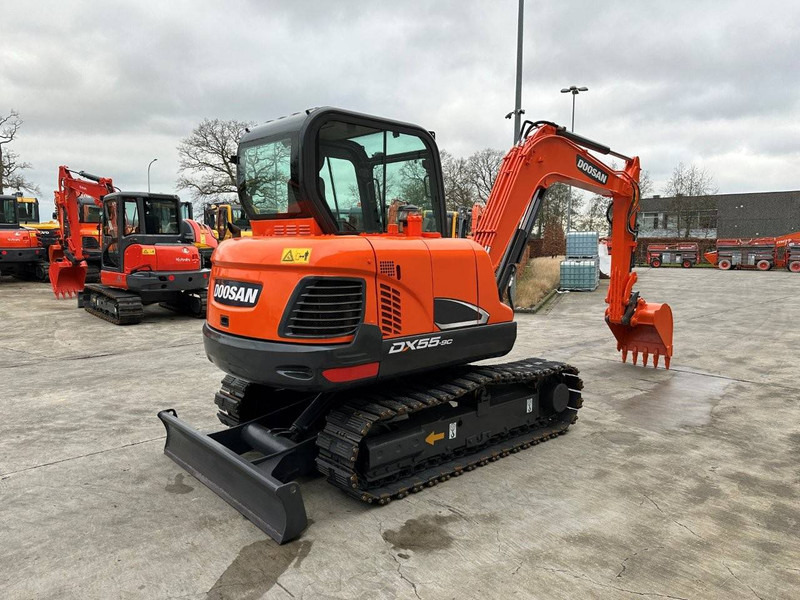 Doosan DX55-9C - حفار زحاف: صورة 4 Doosan DX55-9C - حفار زحاف: صورة 4