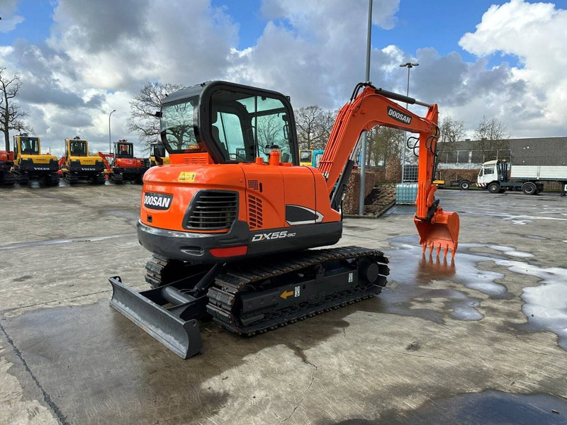 Doosan DX55-9C - حفار زحاف: صورة 4 Doosan DX55-9C - حفار زحاف: صورة 4