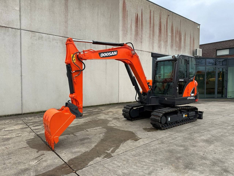 Doosan DX55-9C - حفار زحاف: صورة 1 Doosan DX55-9C - حفار زحاف: صورة 1
