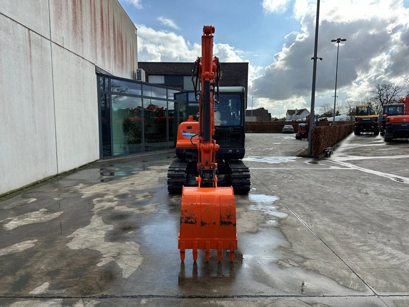 Doosan DX55-9C - حفار زحاف: صورة 2 Doosan DX55-9C - حفار زحاف: صورة 2