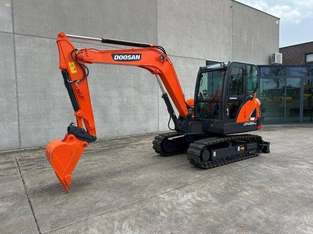 Doosan DX55-9C - حفار زحاف: صورة 1 Doosan DX55-9C - حفار زحاف: صورة 1
