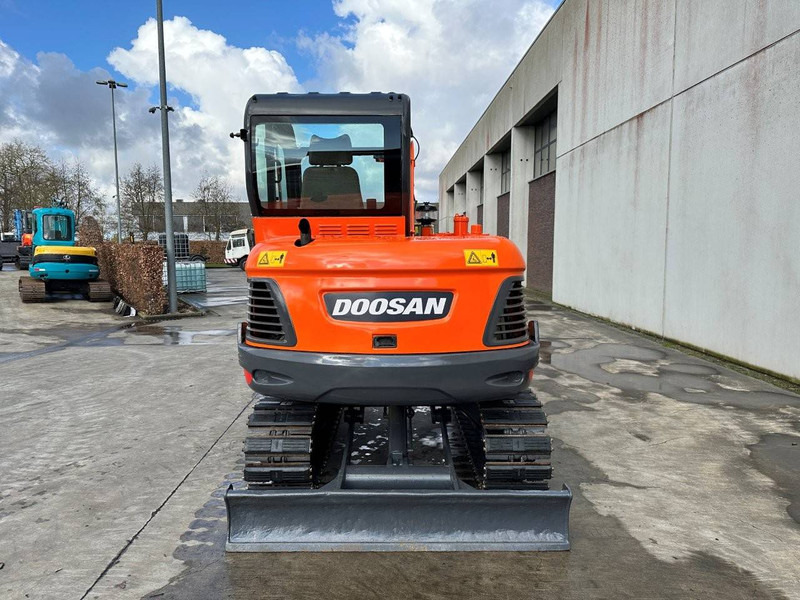 Doosan DX55-9C - حفار زحاف: صورة 5 Doosan DX55-9C - حفار زحاف: صورة 5