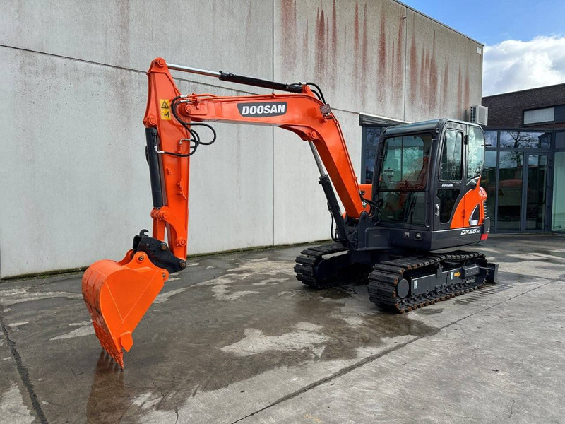 Doosan DX55-9C - حفار زحاف: صورة 1 Doosan DX55-9C - حفار زحاف: صورة 1