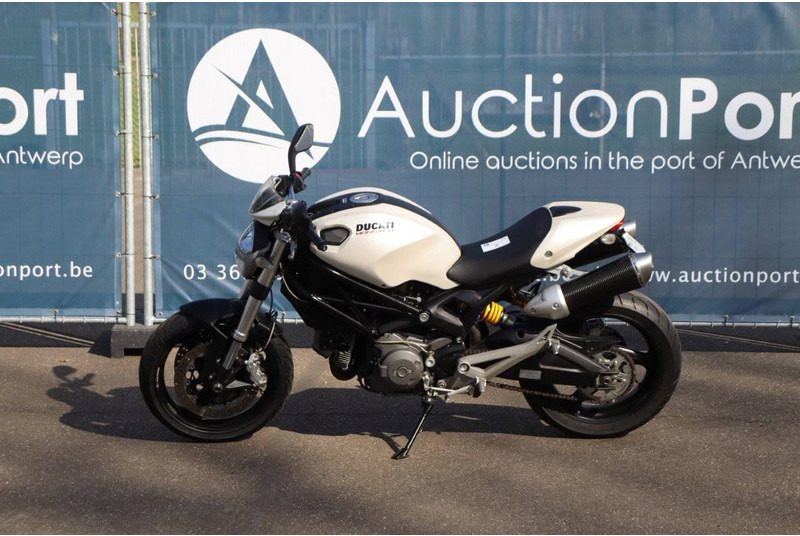 Ducati MONSTER 696 - دراجة نارية: صورة 2 Ducati MONSTER 696 - دراجة نارية: صورة 2