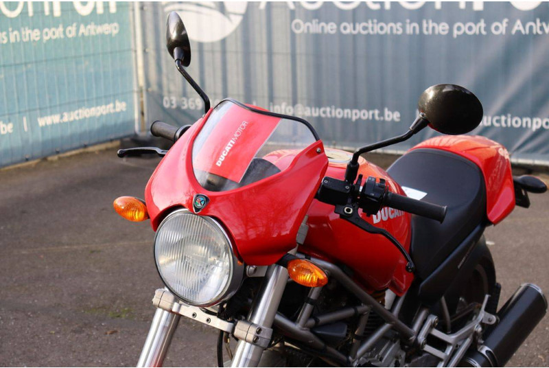 دراجة نارية Ducati Monster 600: صورة 11 دراجة نارية Ducati Monster 600: صورة 11