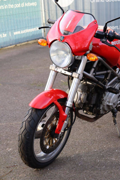 دراجة نارية Ducati Monster 600: صورة 10 دراجة نارية Ducati Monster 600: صورة 10