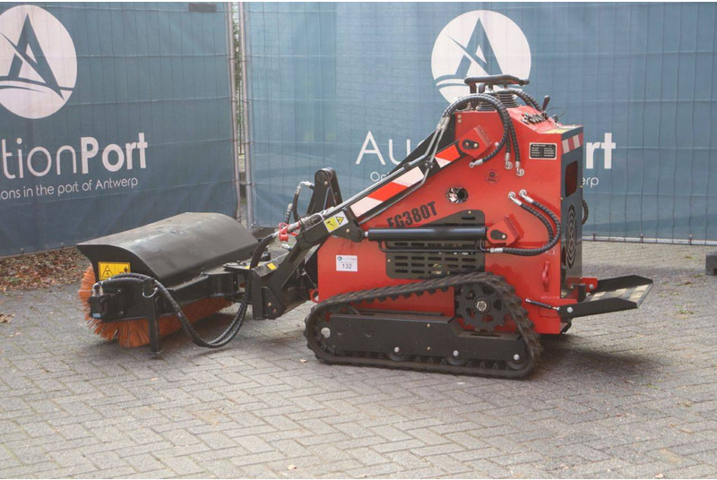 EGN EG380T - اللودر المجنزر: صورة 3 EGN EG380T - اللودر المجنزر: صورة 3