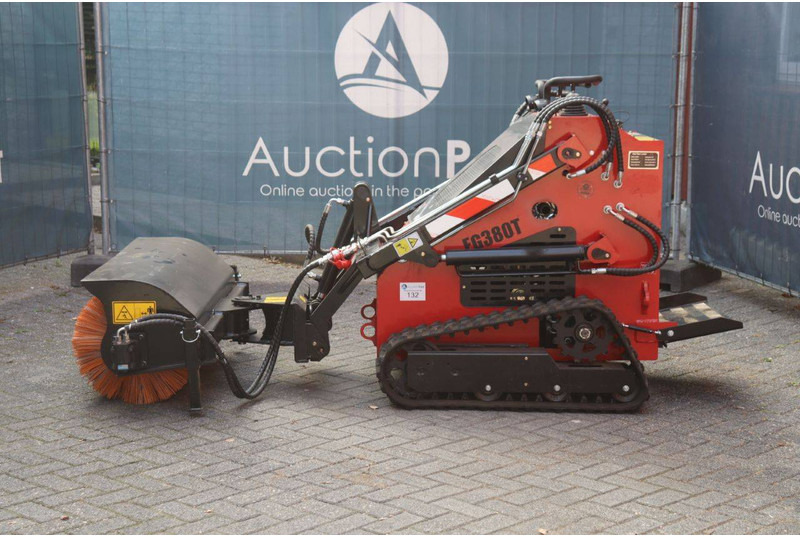 EGN EG380T - اللودر المجنزر: صورة 2 EGN EG380T - اللودر المجنزر: صورة 2