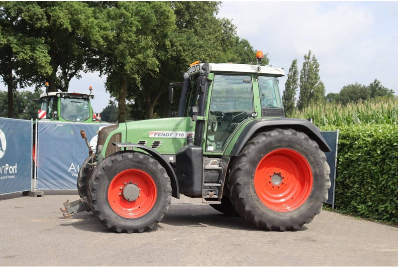 Fendt 716 VARIO - جرار: صورة 1 Fendt 716 VARIO - جرار: صورة 1