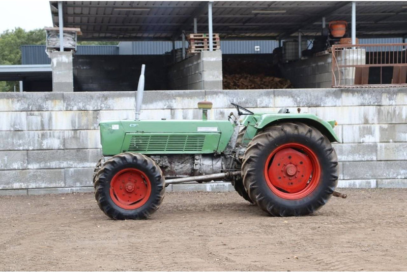 Fendt Favorit 610 S Turbomatik - جرار: صورة 1 Fendt Favorit 610 S Turbomatik - جرار: صورة 1