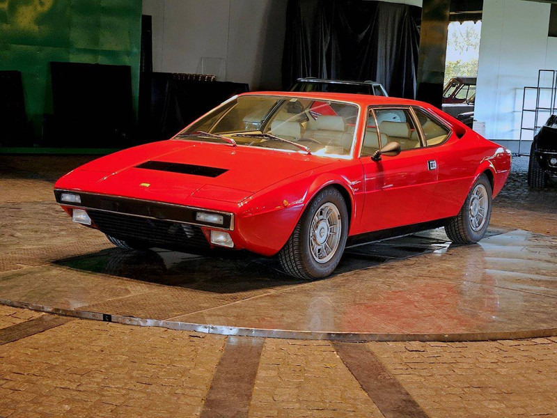 Ferrari DINO 308 GT4 - سيدان: صورة 1 Ferrari DINO 308 GT4 - سيدان: صورة 1
