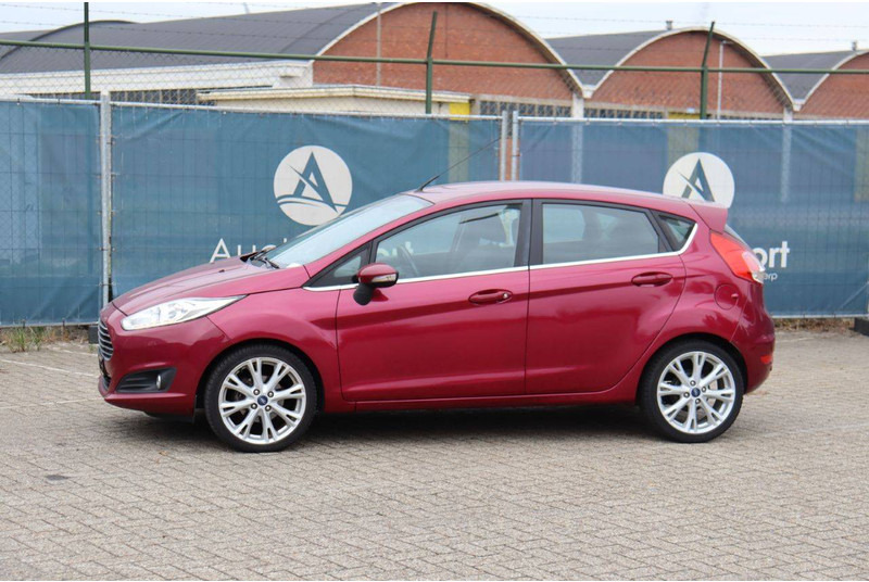 Ford Fiesta - سيدان: صورة 1 Ford Fiesta - سيدان: صورة 1