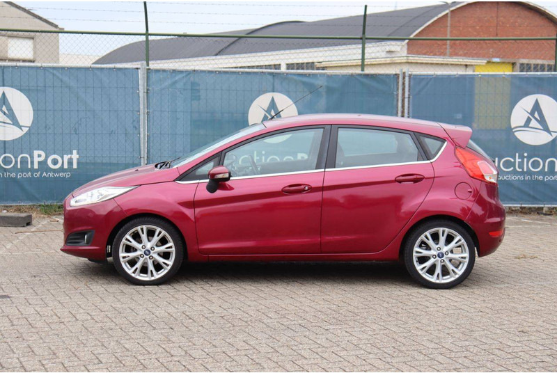 Ford Fiesta - سيدان: صورة 2 Ford Fiesta - سيدان: صورة 2