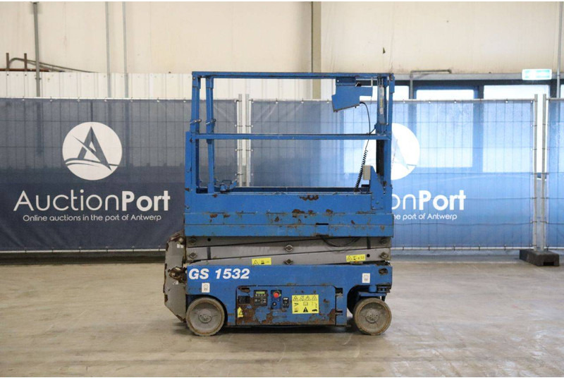 Genie GS-1532 - رافعة هيدروليكية مقصية: صورة 2 Genie GS-1532 - رافعة هيدروليكية مقصية: صورة 2