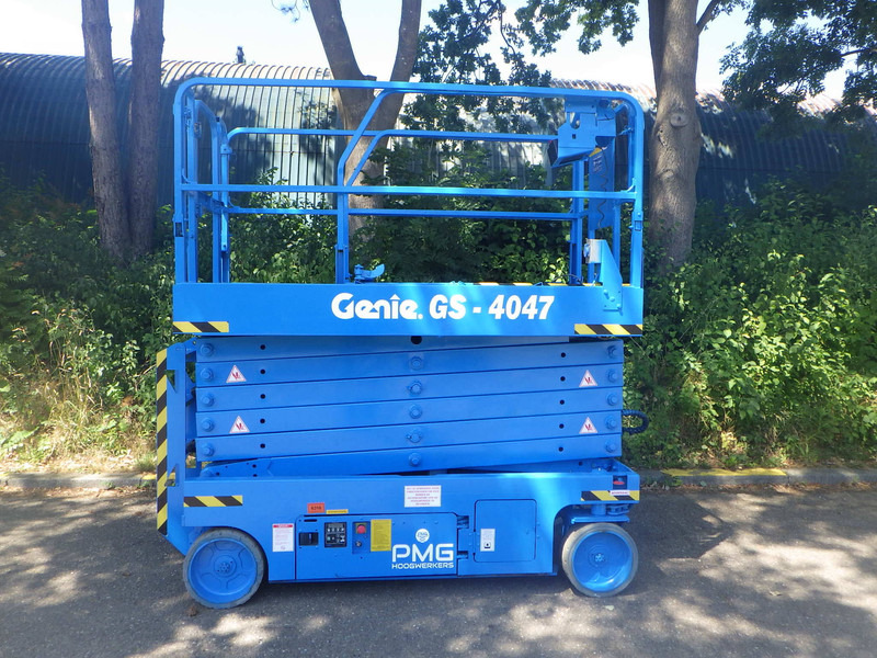 Genie GS-4047 - رافعة هيدروليكية مقصية: صورة 1 Genie GS-4047 - رافعة هيدروليكية مقصية: صورة 1