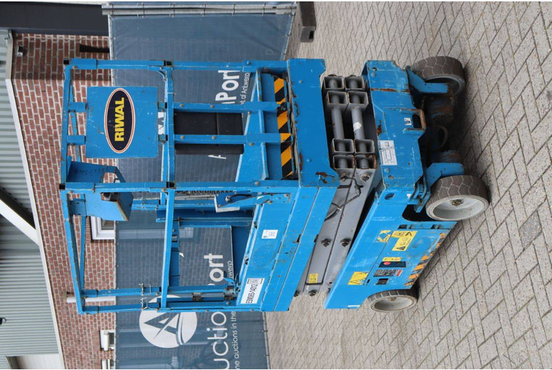 Genie GS1532 - رافعة هيدروليكية مقصية: صورة 4 Genie GS1532 - رافعة هيدروليكية مقصية: صورة 4